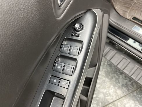 Used 2018 Chevrolet Colorado ZR2 w/ ZR2 Midnight Special Edition AWD/4WD image 7