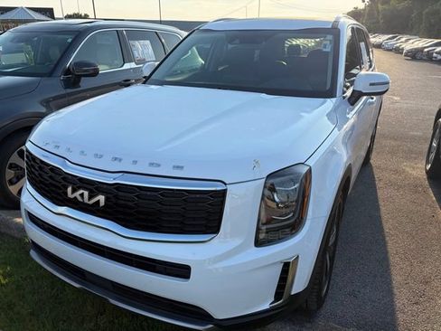 Used 2022 Kia Telluride S FWD image 1
