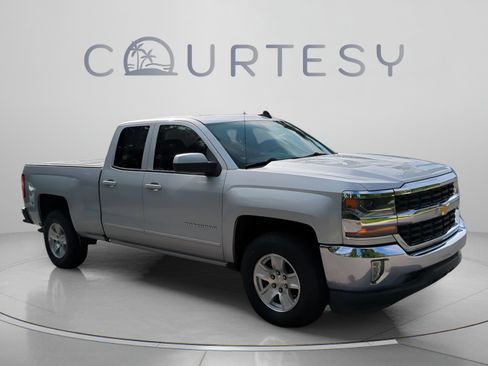 Used 2017 Chevrolet Silverado 1500 LT w/ All Star Edition RWD image 8