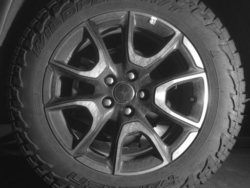 Used 2025 Jeep Compass Trailhawk image 14