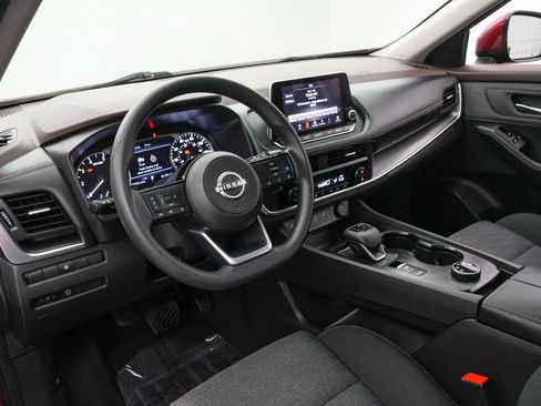 Used 2023 Nissan Rogue SV AWD/4WD image 12