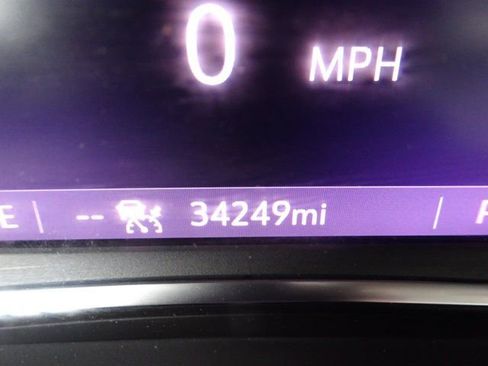Used 2022 Chevrolet Equinox Premier FWD image 24