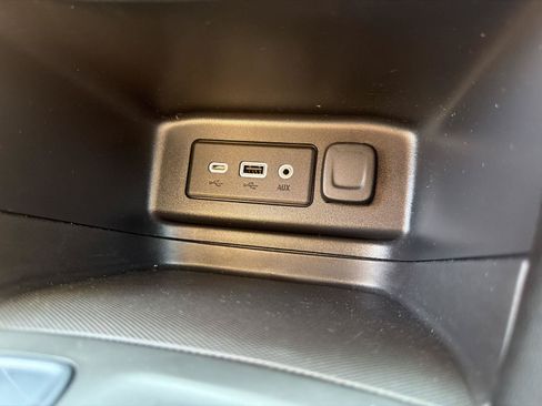 Used 2023 Chevrolet Equinox LT FWD image 28