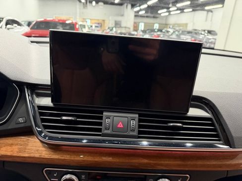 Used 2021 Audi Q5 Prestige w/ Prestige Package AWD/4WD image 43