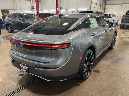 New 2026 Toyota Crown Platinum image 6