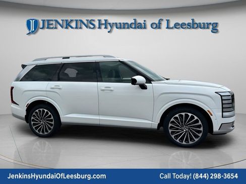 New 2026 Hyundai Palisade Calligraphy FWD image 2