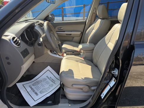 Used 2012 Suzuki Grand Vitara Limited image 10