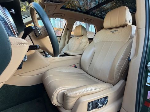Certified 2017 Bentley Bentayga image 16