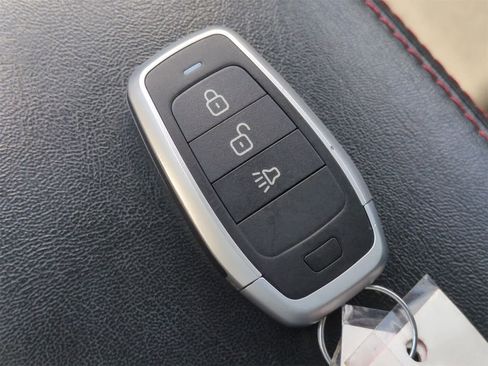 Used 2019 Jeep Cherokee Trailhawk w/ Cold Weather Group image 35