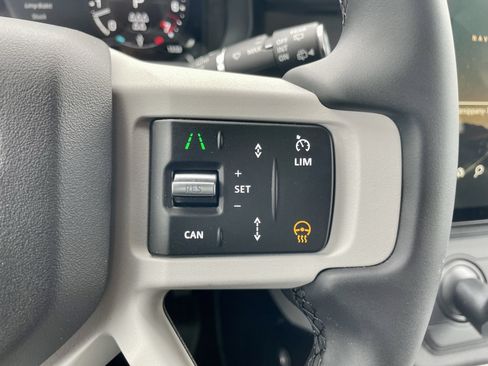 New 2026 Land Rover Defender 110 X-Dynamic SE AWD/4WD image 22