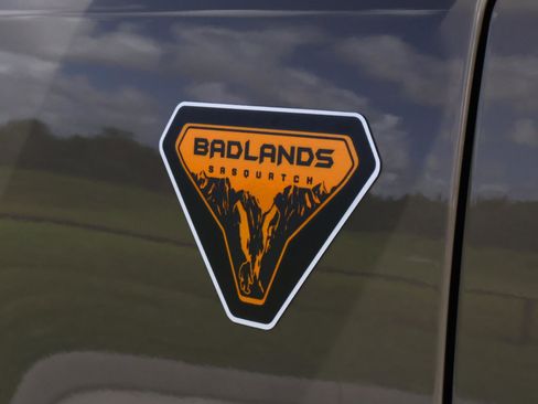Used 2025 Ford Bronco Badlands AWD/4WD image 9