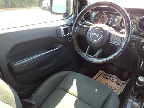 Used 2019 Jeep Wrangler Unlimited Sport AWD/4WD image 17