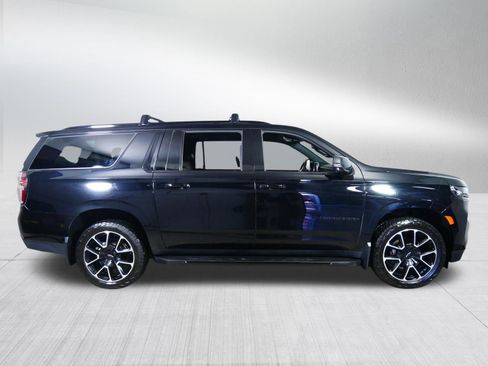 Used 2022 Chevrolet Suburban RST w/ Luxury Package AWD/4WD image 8