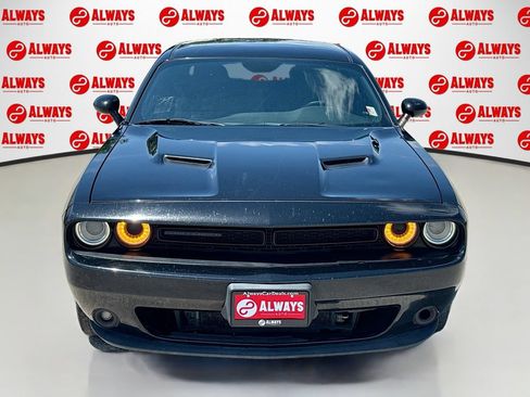 Used 2018 Dodge Challenger SXT w/ Blacktop Package RWD image 2