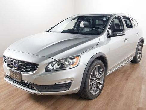 Used 2015 Volvo V60 T5 Cross Country w/ Convenience Package AWD/4WD image 1