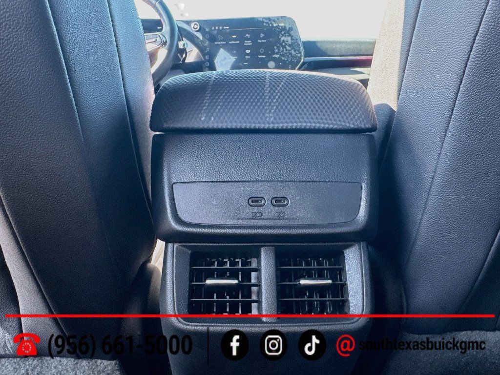 Used 2025 Chevrolet Equinox RS w/ Safety and Technology Package FWD image 23