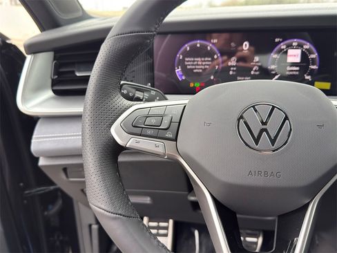 New 2026 Volkswagen Tiguan SE R-Line image 14