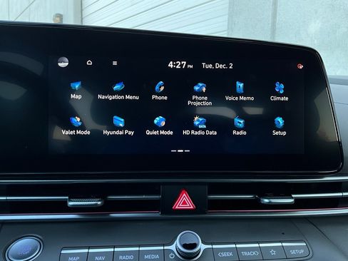 Used 2025 Hyundai Elantra SEL image 30