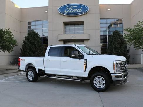 New 2026 Ford F250 XLT w/ XLT Premium Package AWD/4WD image 1