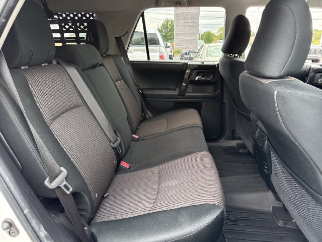 Used 2018 Toyota 4Runner TRD Off-Road AWD/4WD image 11