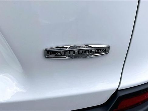 Used 2022 Jeep Cherokee Latitude Lux FWD image 21