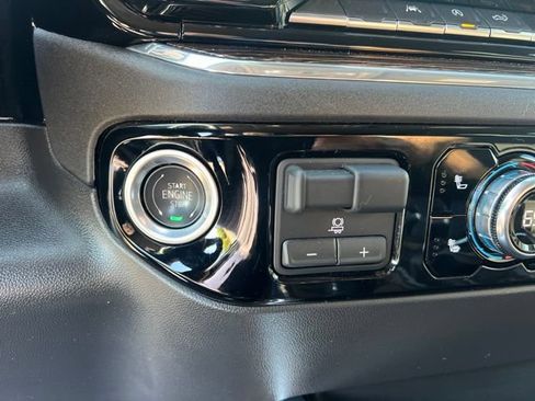 Used 2025 GMC Sierra 1500 Elevation w/ Preferred Package AWD/4WD image 27