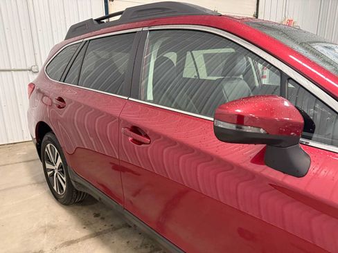 Used 2018 Subaru Outback 2.5i Limited AWD/4WD image 11