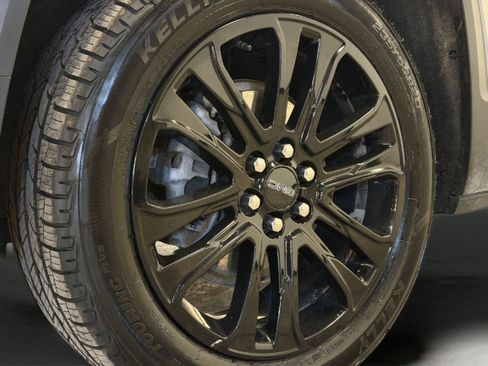 Used 2023 GMC Acadia SLE w/ Elevation Edition AWD/4WD image 34