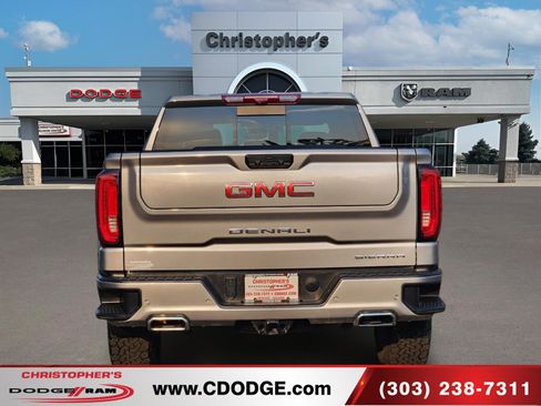 Used 2023 GMC Sierra 1500 Denali w/ Technology Package AWD/4WD image 4