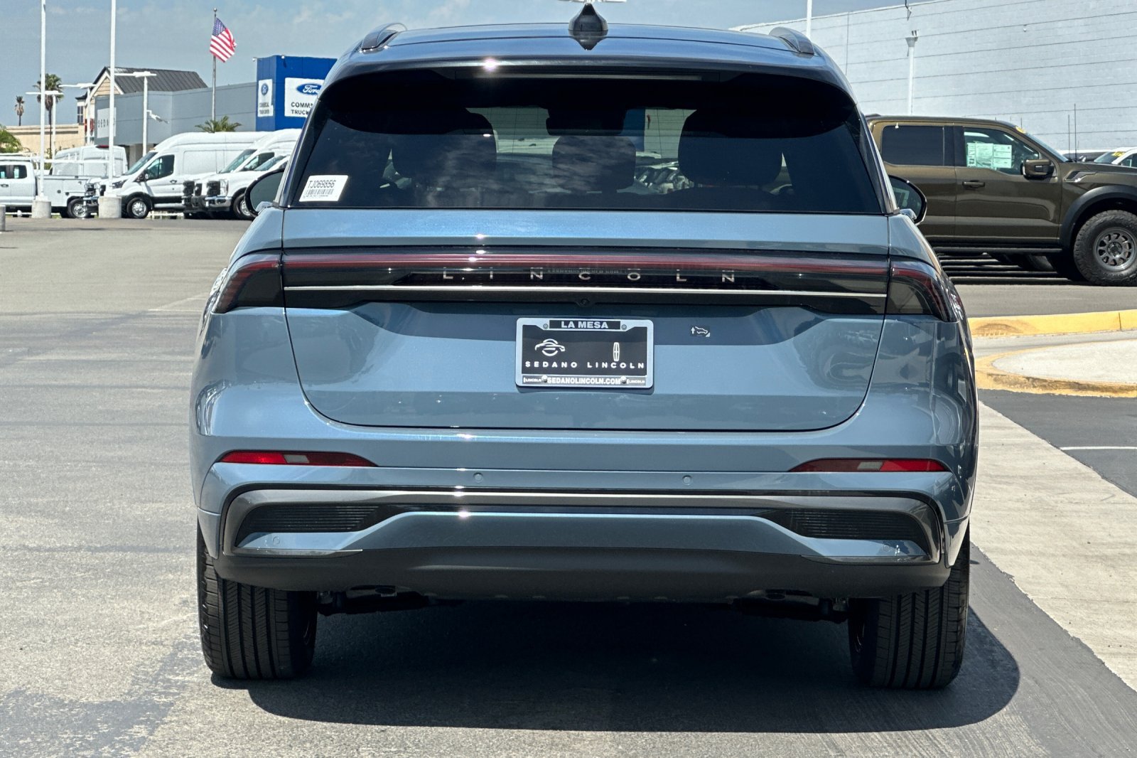 New 2026 Lincoln Nautilus Black Label w/ Jet Appearance Package AWD/4WD image 4