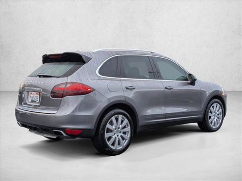 Used 2012 Porsche Cayenne image 5