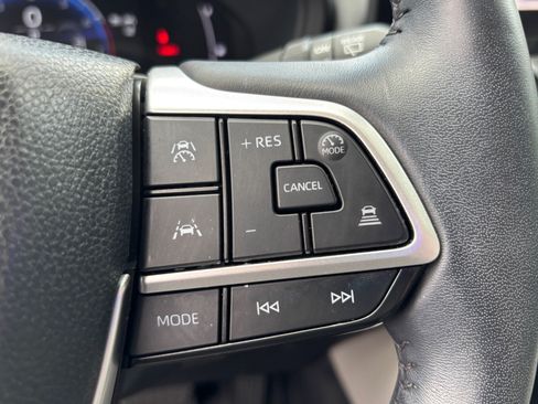 Used 2025 Toyota Grand Highlander FWD image 22