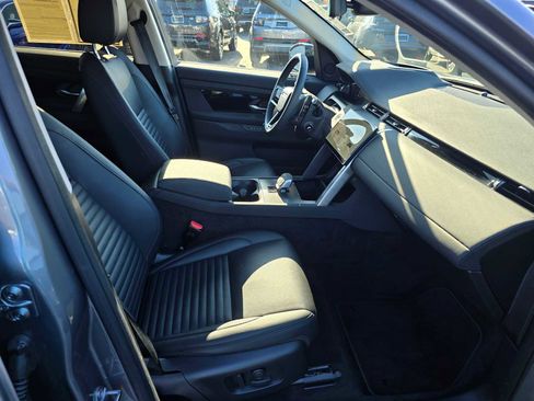 Used 2025 Land Rover Discovery Sport S image 11