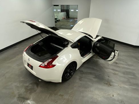 Used 2019 Nissan 370Z Coupe w/ Z34 Heritage Edition - White image 42