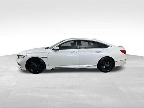 Used 2018 Honda Accord Touring image 3