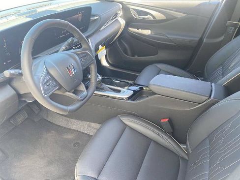Used 2024 Buick Envista Avenir FWD image 2