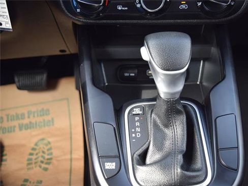 Used 2023 Kia Soul LX w/ LX Technology Package image 16