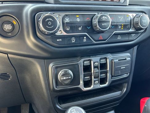 Used 2023 Jeep Wrangler Unlimited Sport AWD/4WD image 25