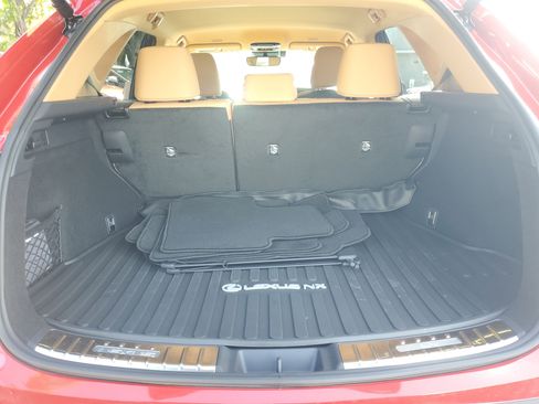 Certified 2025 Lexus NX 250 FWD image 8