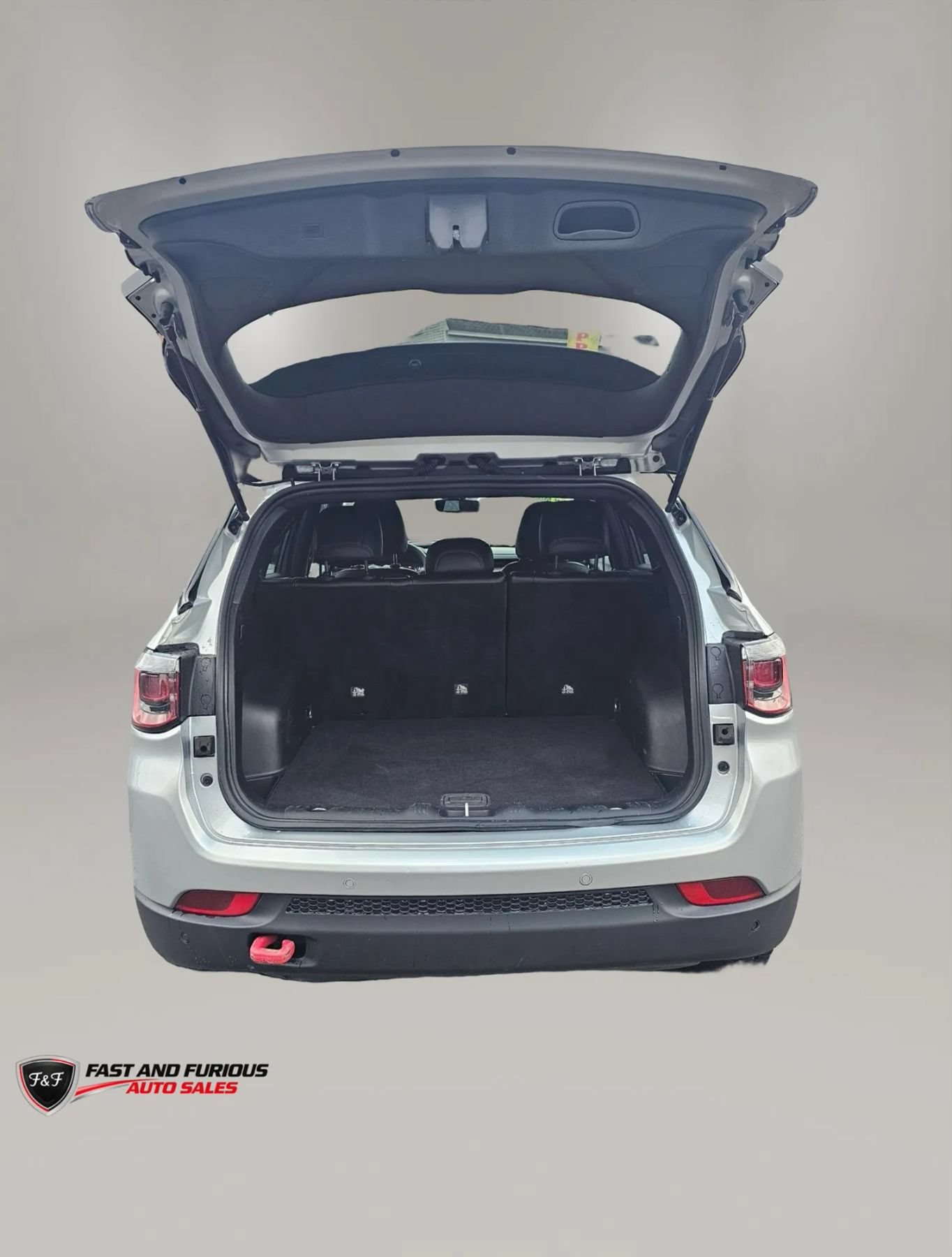 Used 2025 Jeep Compass Trailhawk AWD/4WD image 29