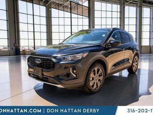 Used 2023 Ford Escape Platinum AWD/4WD image 27