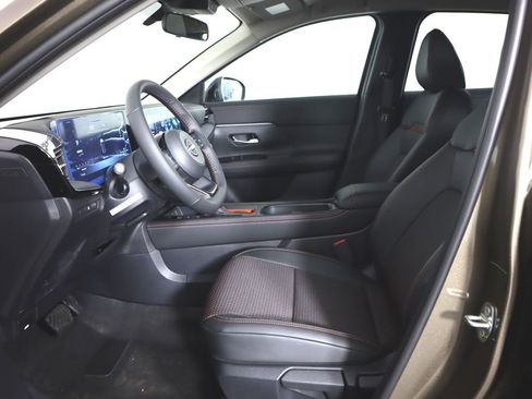 New 2026 Nissan Kicks SR w/ Cold Weather Package image 8