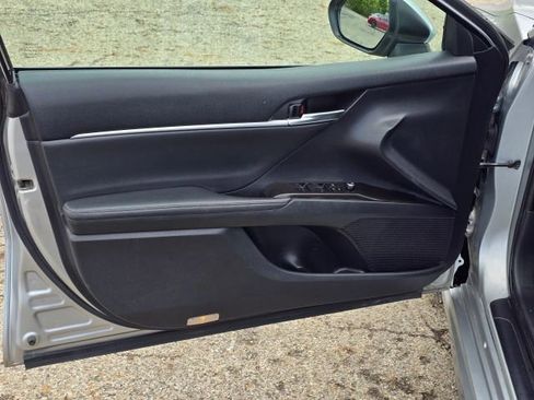 Used 2024 Toyota Camry XSE FWD image 9