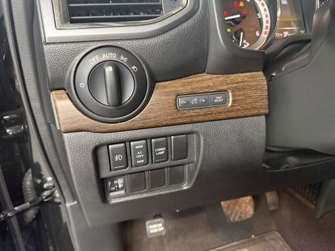 Used 2016 Nissan Titan Platinum Reserve AWD/4WD image 19