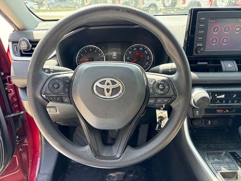 Used 2019 Toyota RAV4 LE image 17