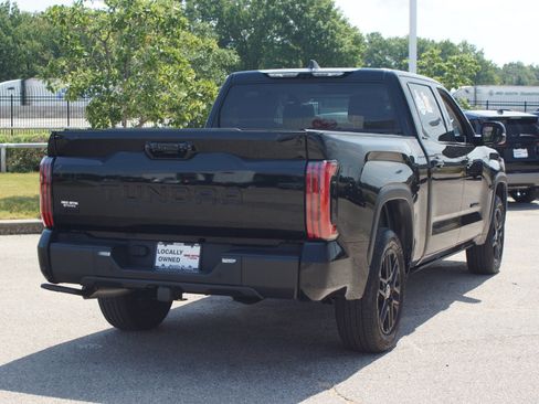 Used 2024 Toyota Tundra Limited AWD/4WD image 21