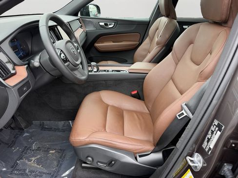 Certified 2024 Volvo XC60 B5 Plus w/ Protection Package Premier AWD/4WD image 16