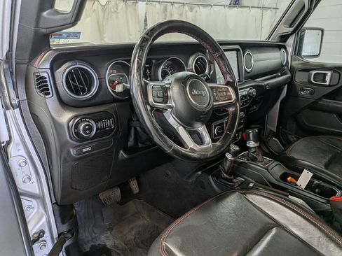 Used 2020 Jeep Gladiator Rubicon AWD/4WD image 17