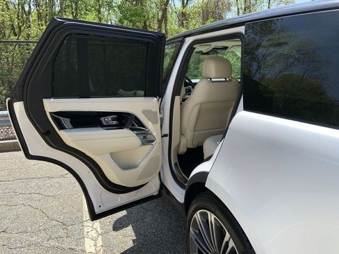 New 2025 Land Rover Range Rover SE image 12