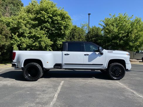 New 2026 Chevrolet Silverado 3500 High Country w/ High Country Premium Package AWD/4WD image 10